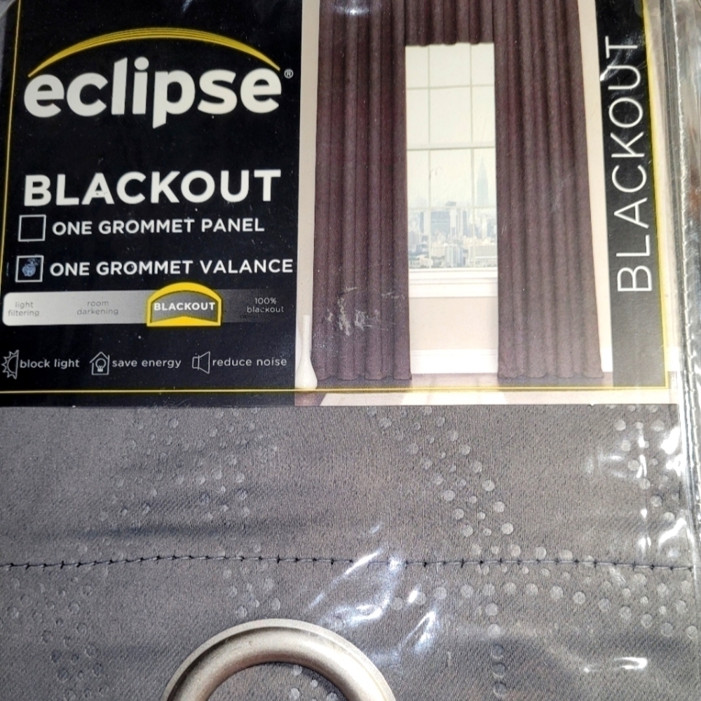 ECLIPSE  BLACKOUT  0ne Valance NWT